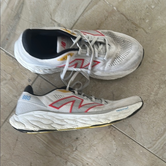 New Balance White and Red Athletic Shoes with Cushioned Midsole - Picture 4 of 9